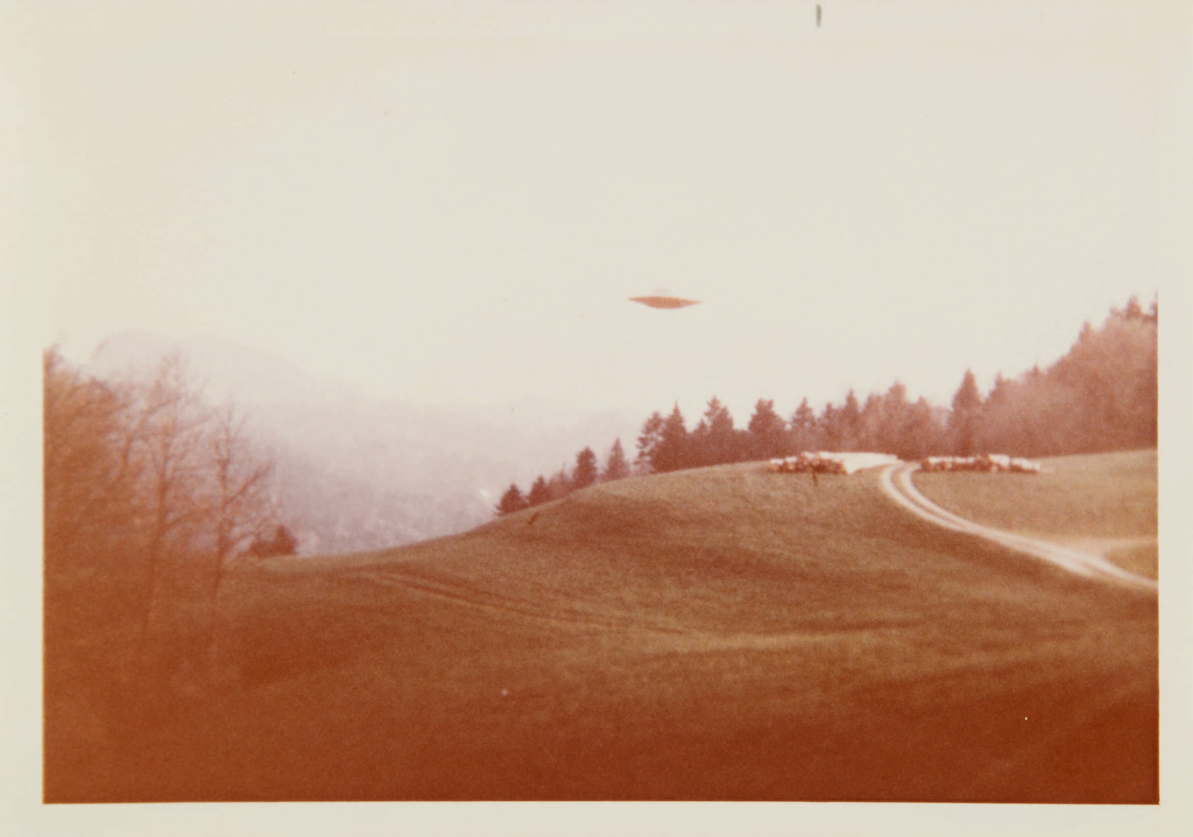 UFO photos made famous by 'The XFiles' surface, up for auction