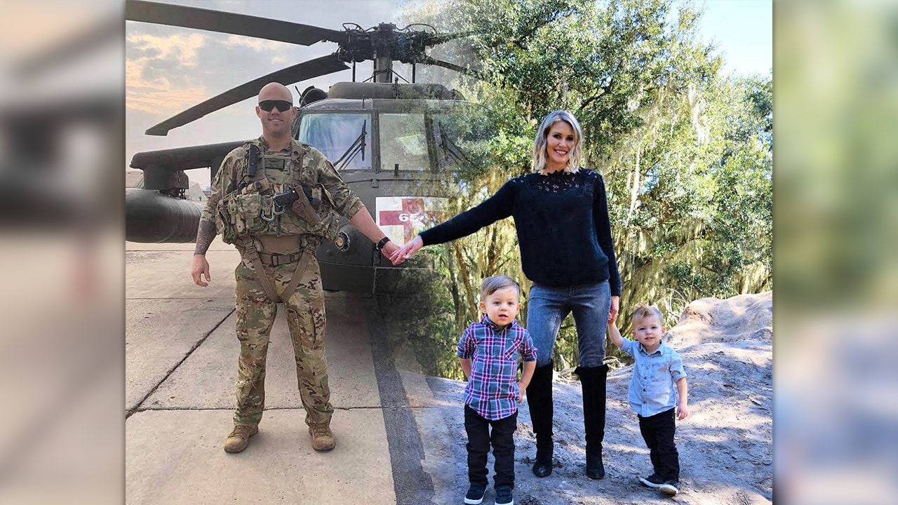 military-wife-s-christmas-card-photo-includes-deployed-husband-fox-news