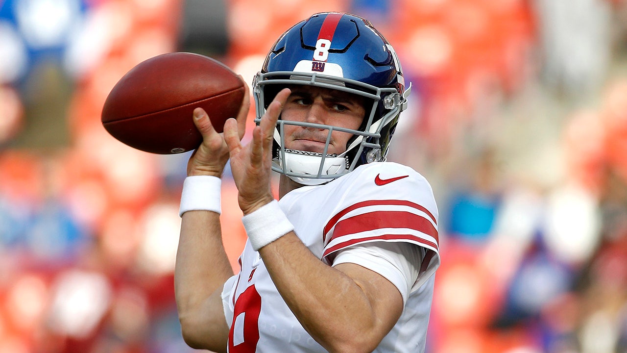 New York Giants' Daniel Jones sets rookie mark in win vs