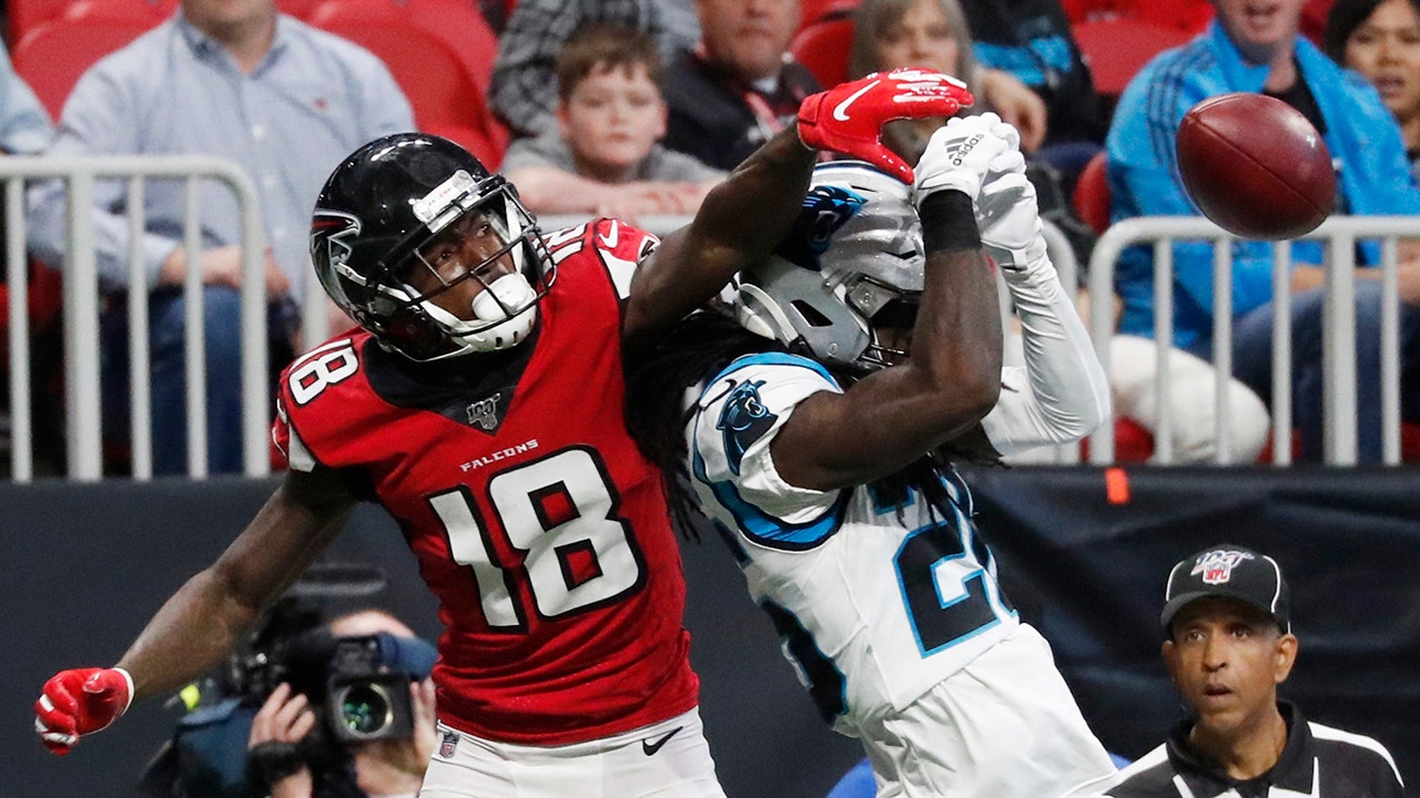 Carolina Panthers cornerback Donte Jackson (26) warms up before an