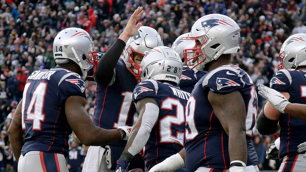 Wild Card Playoffs: New England Patriots vs. Tennessee Titans - Gillette  Stadium