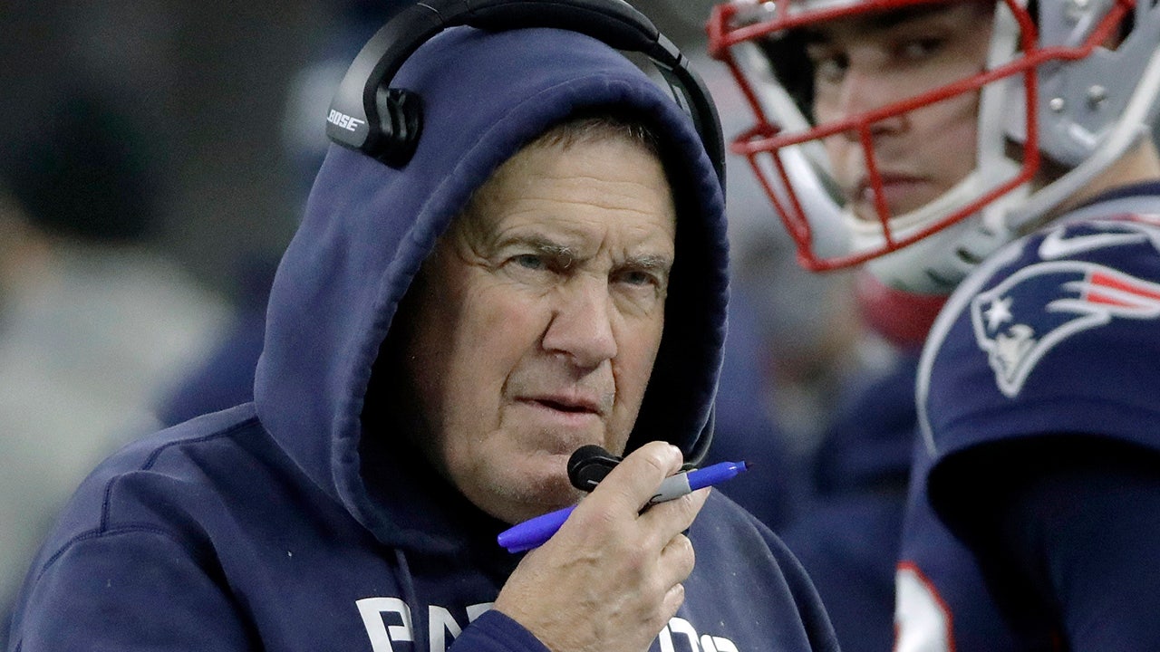 Bill Belichick adds personal touch for 'Salute to Service