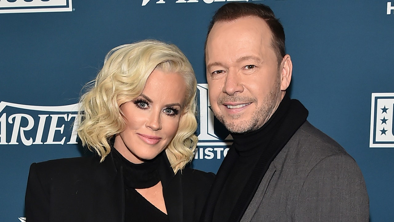 Donnie Wahlberg On Super Bowl Liv Plans Marriage To Jenny Mccarthy ‘were Real People Fox News