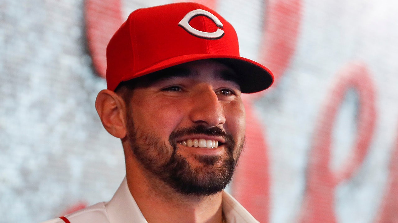 Nick Castellanos opts out of Reds contract, becomes free agent