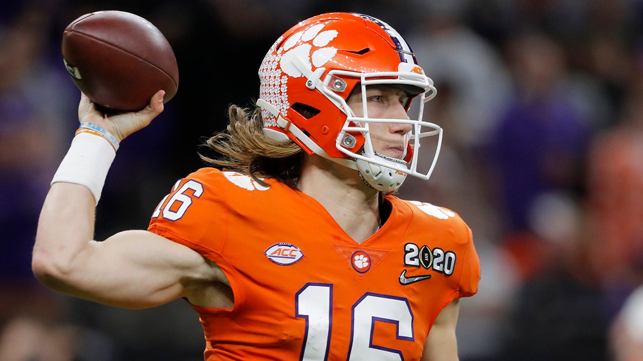 Trevor Lawrence – Clemson Tigers Official Athletics Site