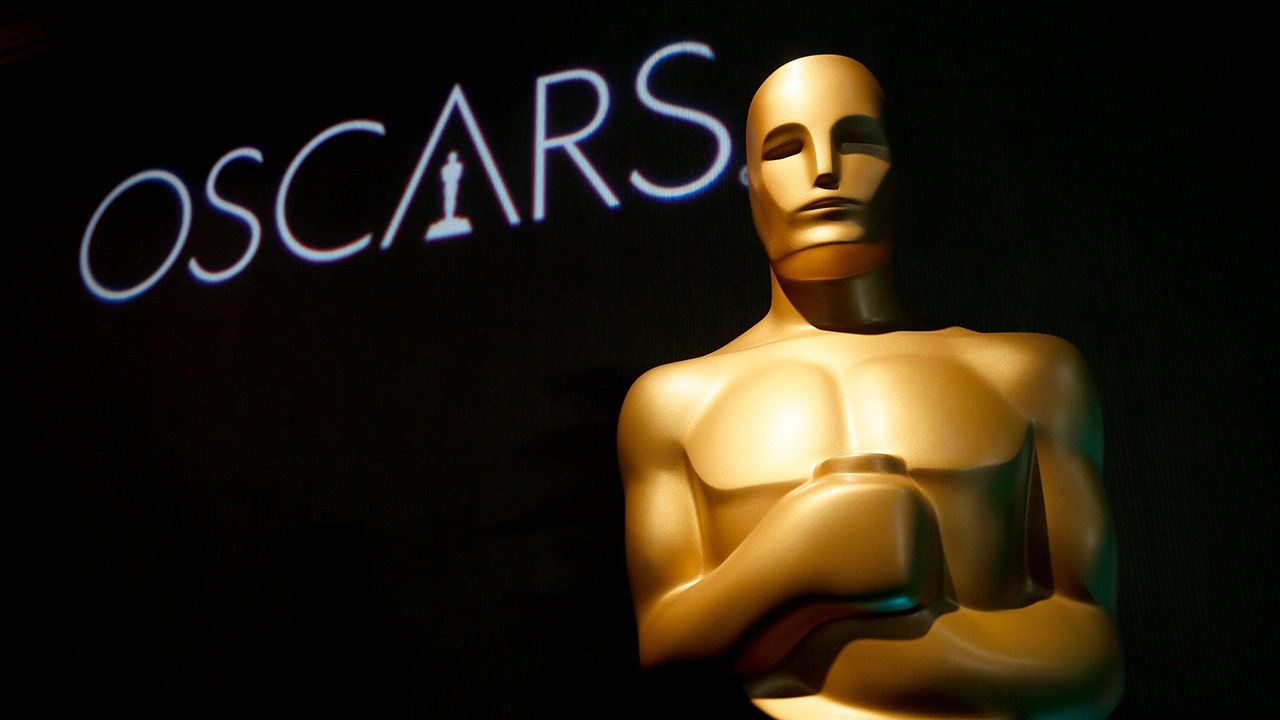 Why Is There No Host at the 2021 Oscars Ceremony? - Who Is Hosting the 93rd  Academy Awards?