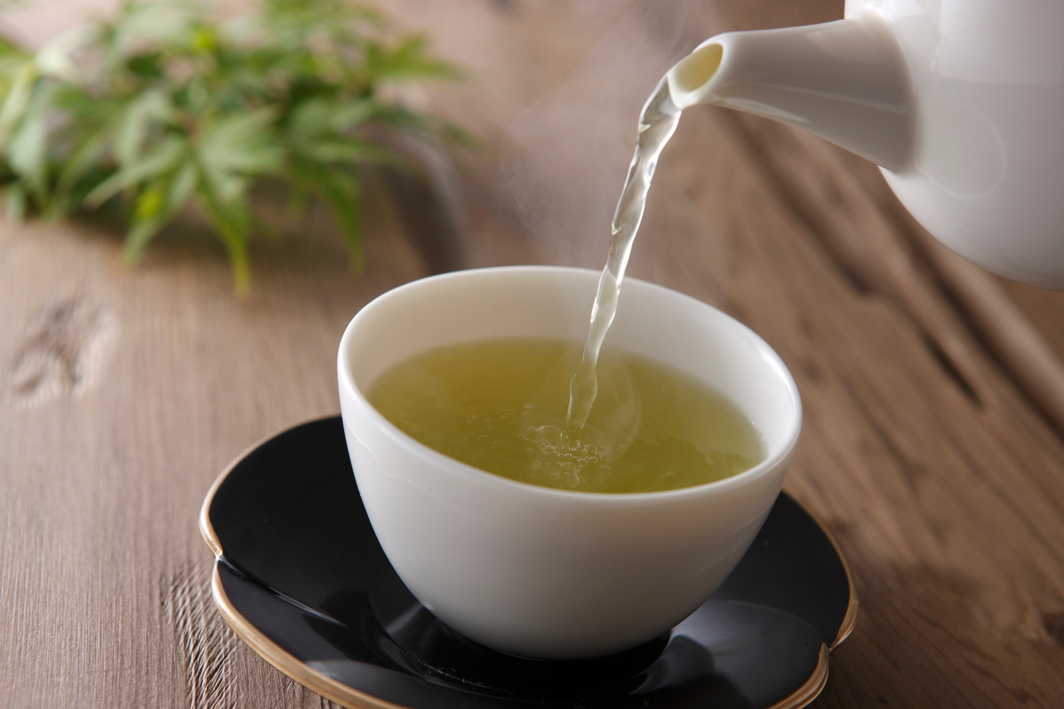 Можно ли пить зеленый чай с молоком. Зеленый чай Green Tea. Чай зелёный «чай с манго». Чашка зеленого чая. Кружка чай.