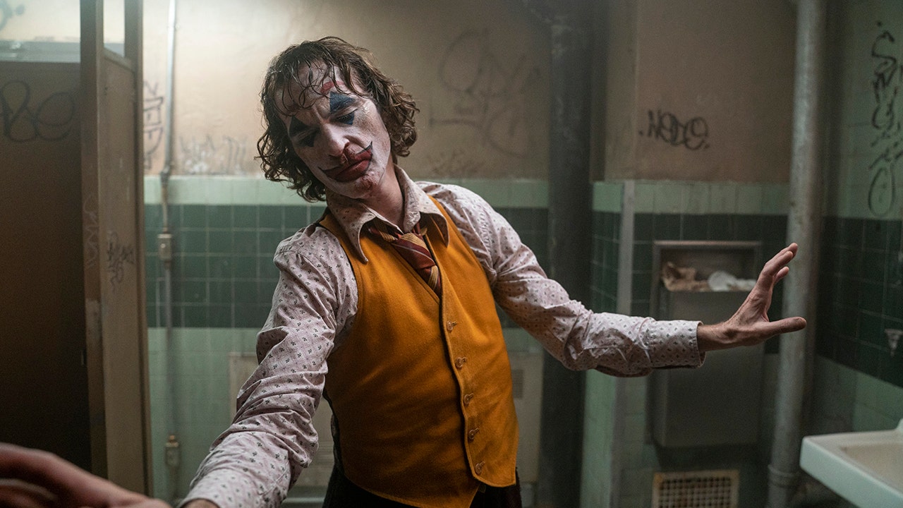 'Joker' director Todd Phillips releases first look of Joaquin Phoenix in 2024 sequel