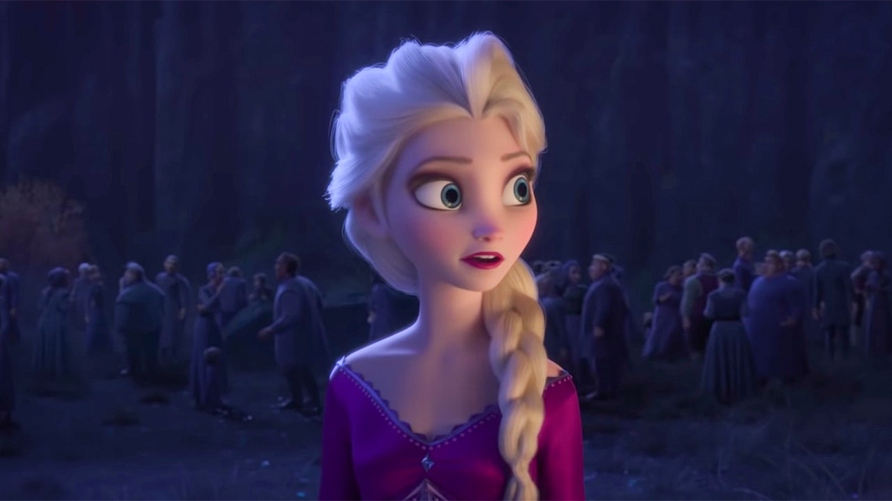 Texas girl adorably sings 'Frozen' song while wearing Elsa costume in snow  | Fox News