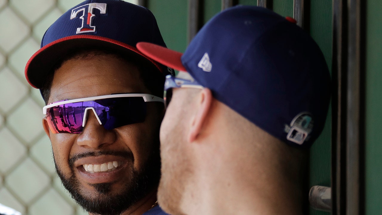 Rangers SS Andrus takes aging distinctions into 12th season