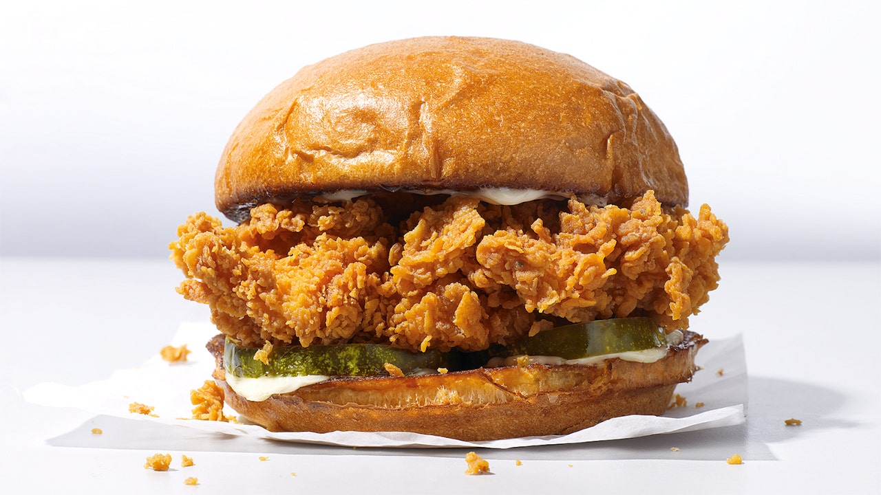 Anti-capitalism meme comparing fast food chicken sandwiches backfires massively