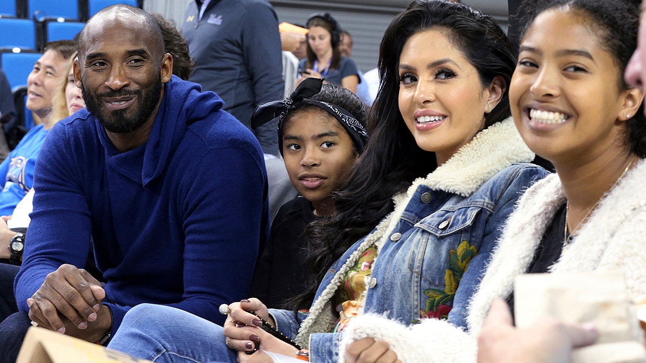 Kobe Bryant's family posts heart-tugging pictures following