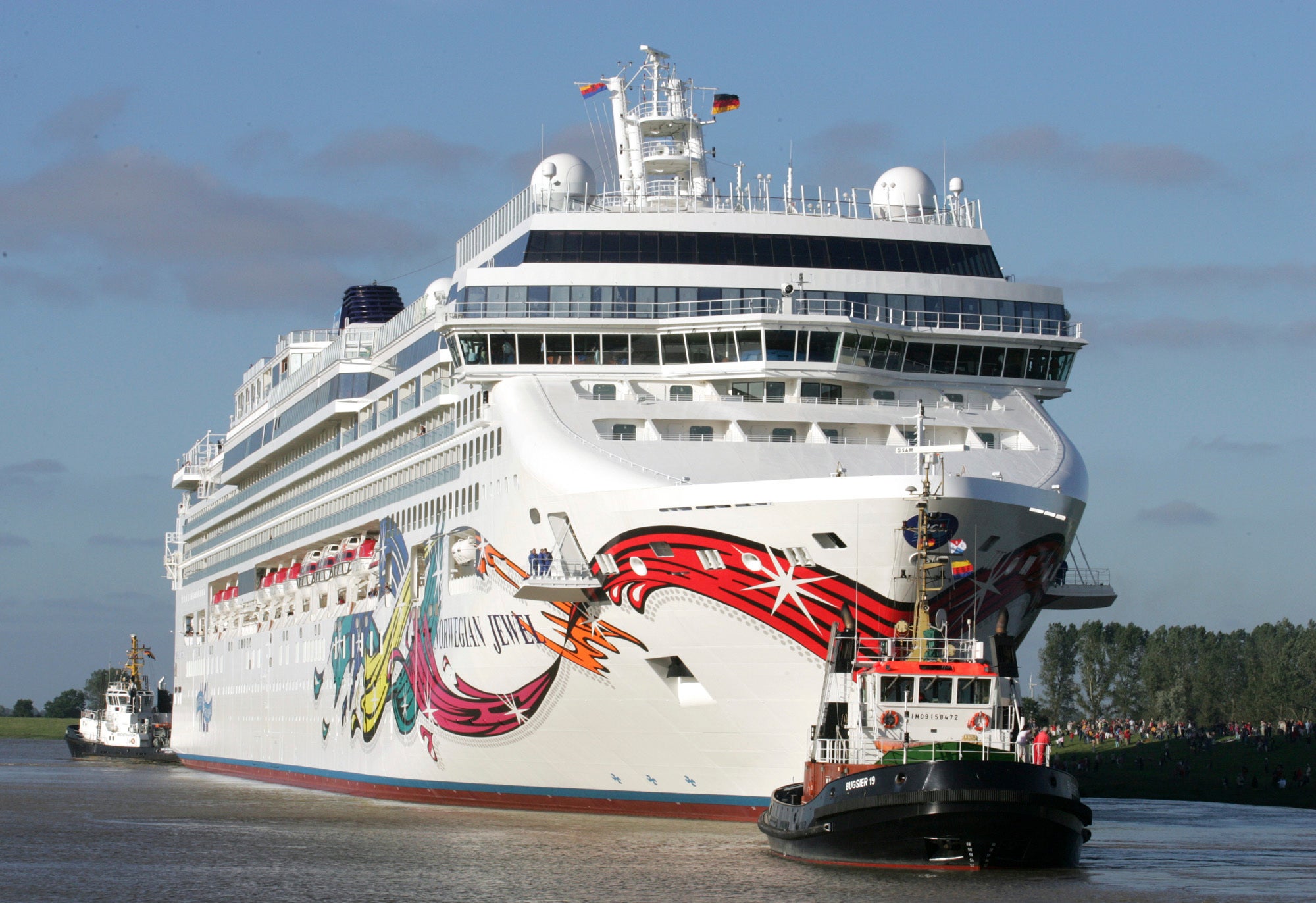 Norwegian Cruise Line to require COVID-19 vaccine for crew, passengers