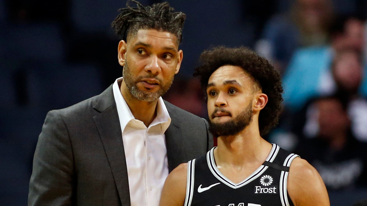 DeRozan gives details on the night Tim Duncan was the Spurs head