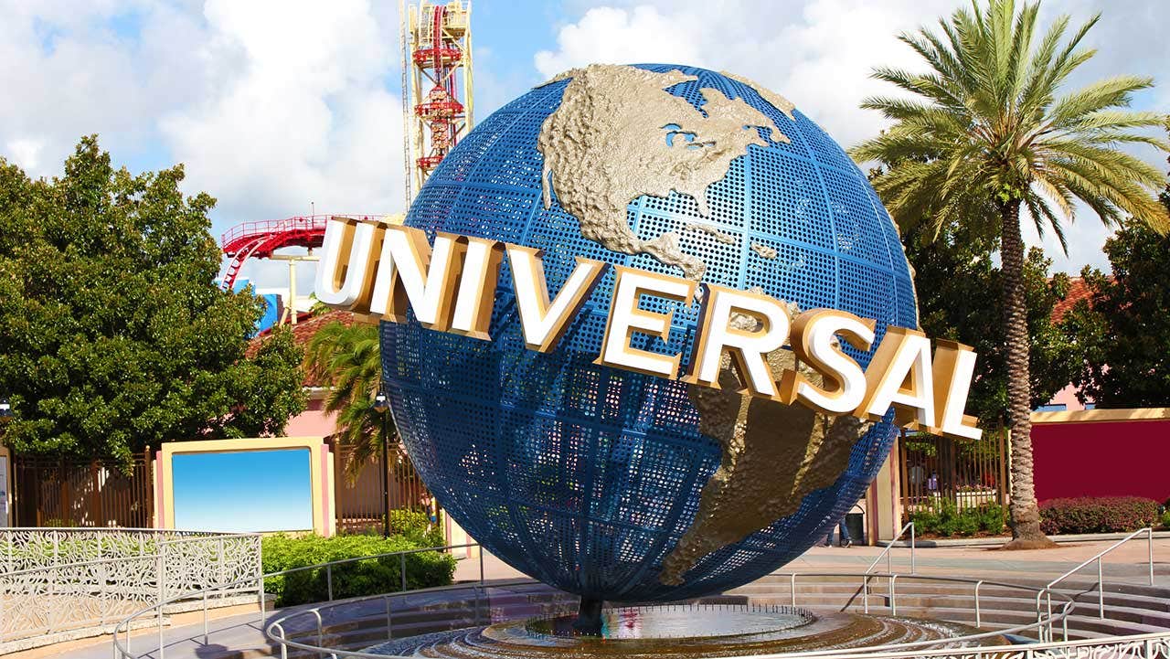 As fotos mostram que os hóspedes do Universal Orlando pararam de usar máscaras após a mudança de política