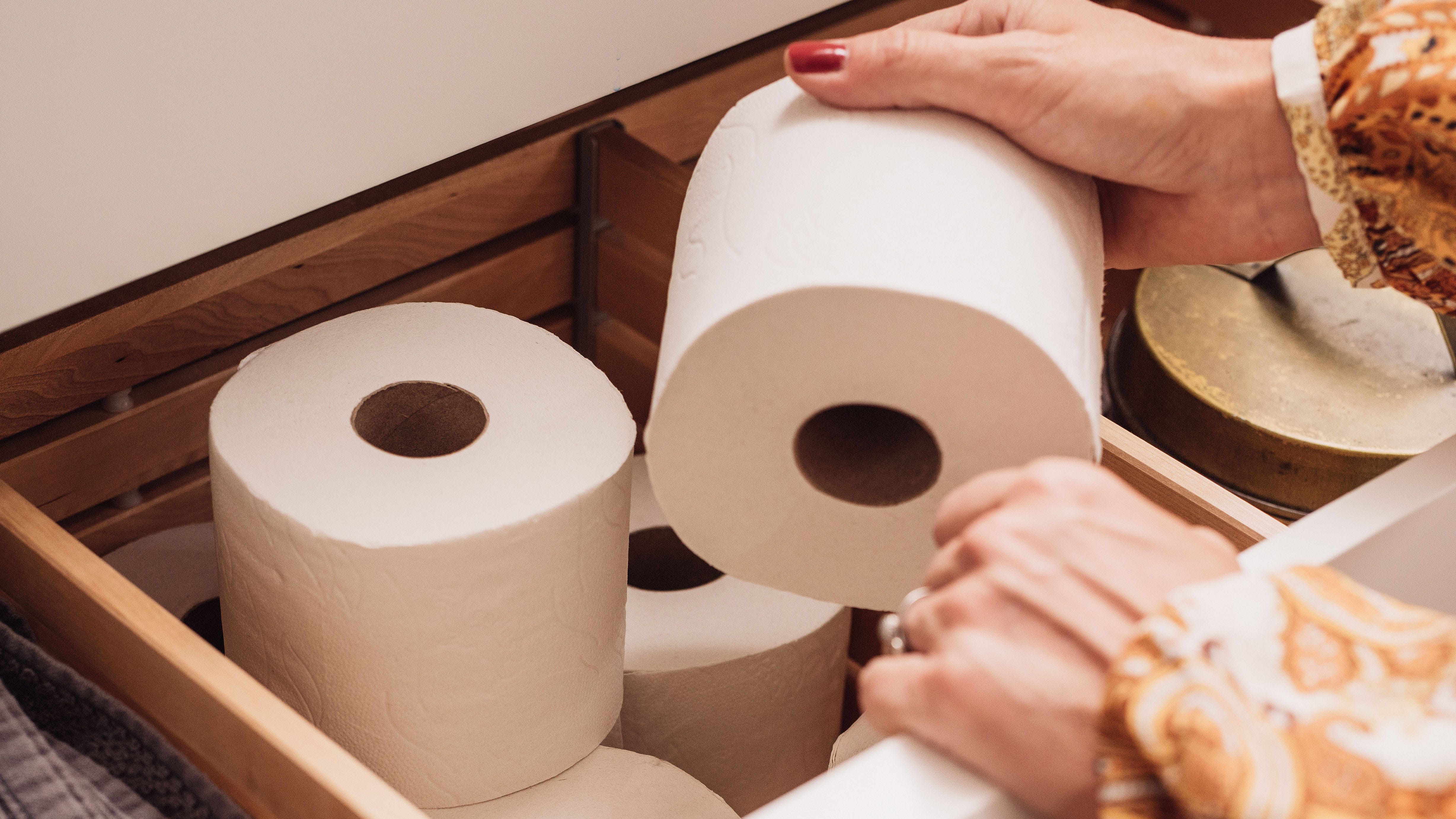 The Empty Toilet Paper Roll Torments Families. Procter & Gamble Has an  Answer. - WSJ