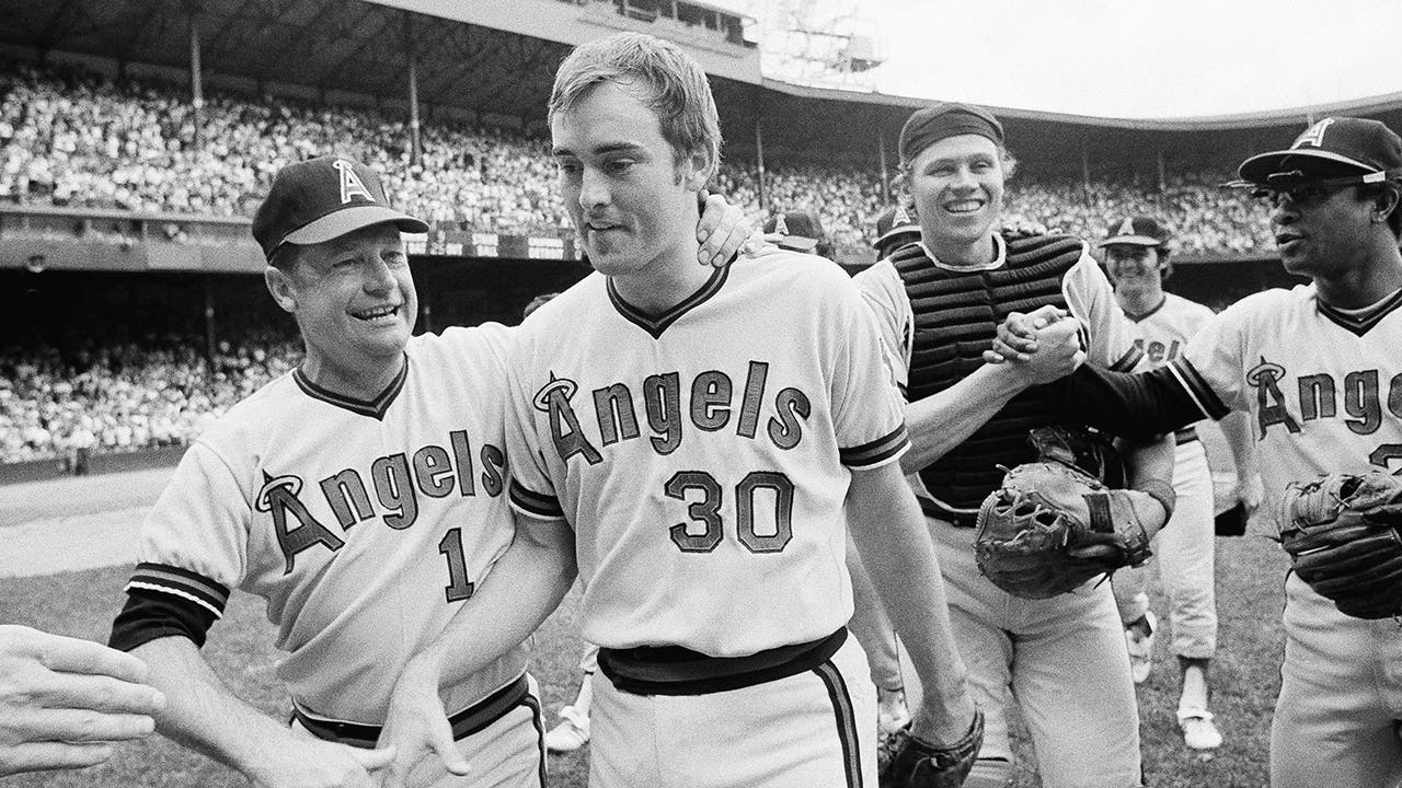 Bobby Winkles, former Arizona St baseball coach, dies at 90