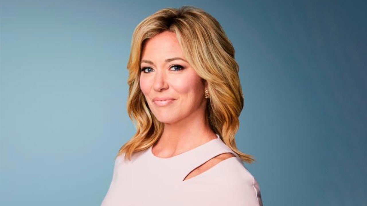 CNN Anchor Brooke Baldwin Dyes Hair Blue for Cancer Awareness Month - wide 6