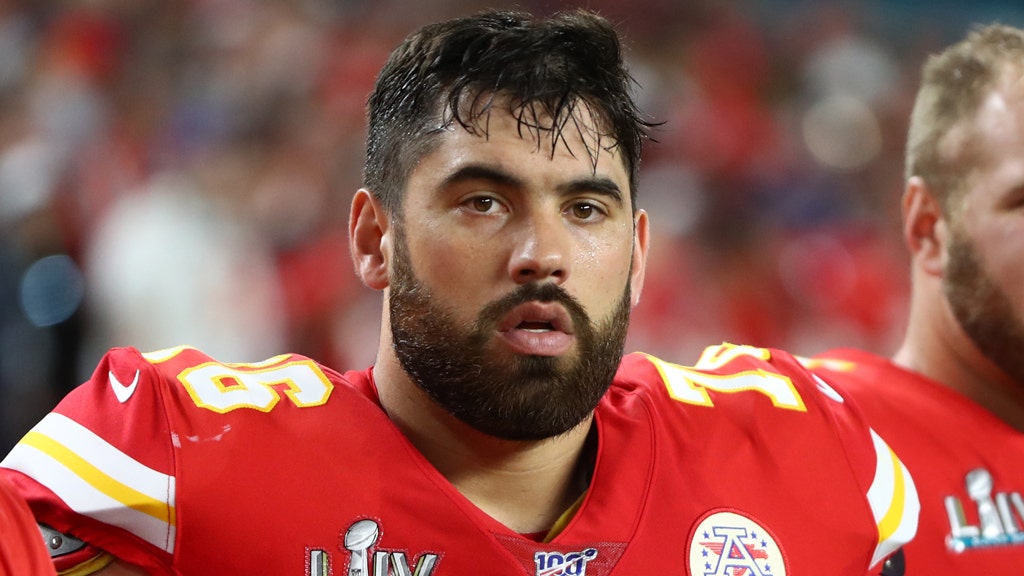 Kansas City Chiefs tackle Laurent Duvernay-Tardif (76) walks off the field  during the second half of an NFL football game against the Oakland Raiders  in Oakland, Calif., Sunday, Oct. 16, 2016. (AP