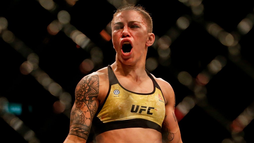 Rose Namajunas targets UFC champion Weili Zhang with ‘red is dead’ remark for UFC 261