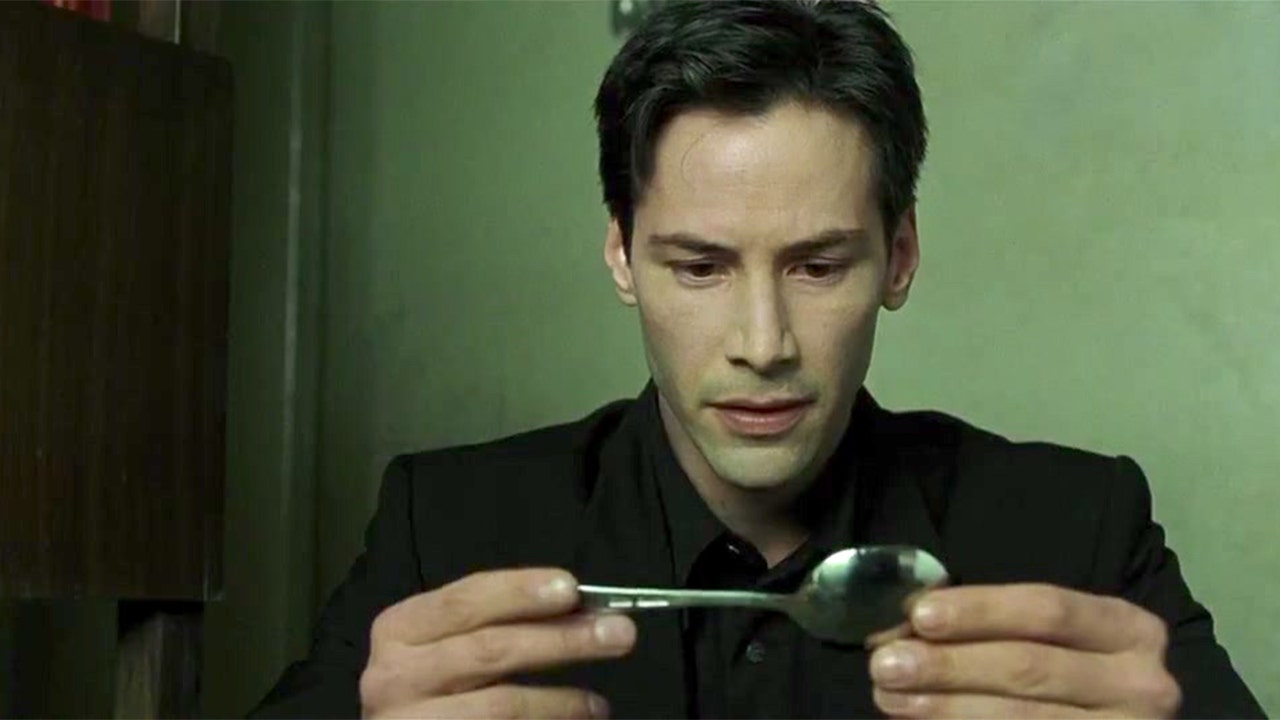 'The Matrix: Resurrections' trailer shows Keanu Reeves return as Neo for the first time in decades