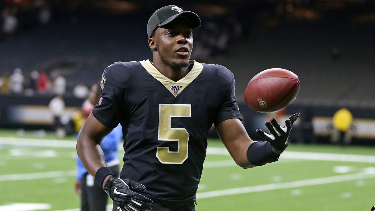 Saints Quarterback Teddy Bridgewater Rides His Bike to Games