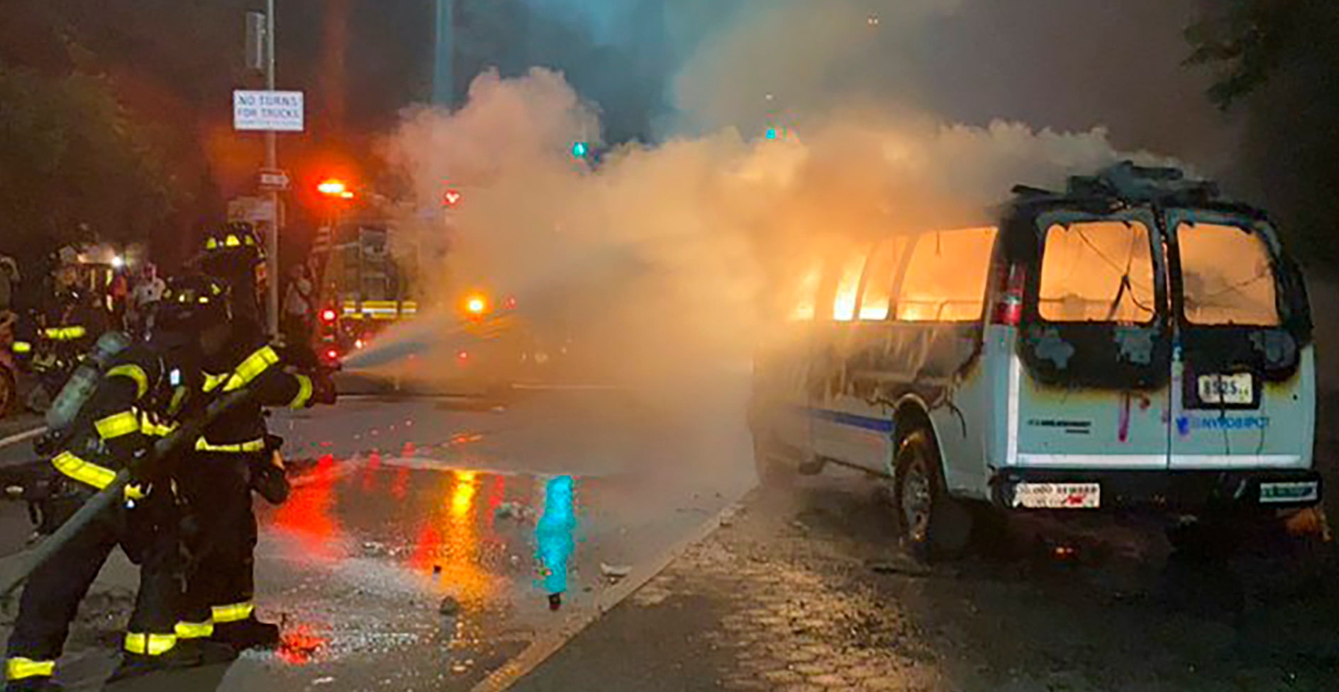 NY woman faces attempted murder charges for throwing molotov cocktail at NYPD van during riots: reports