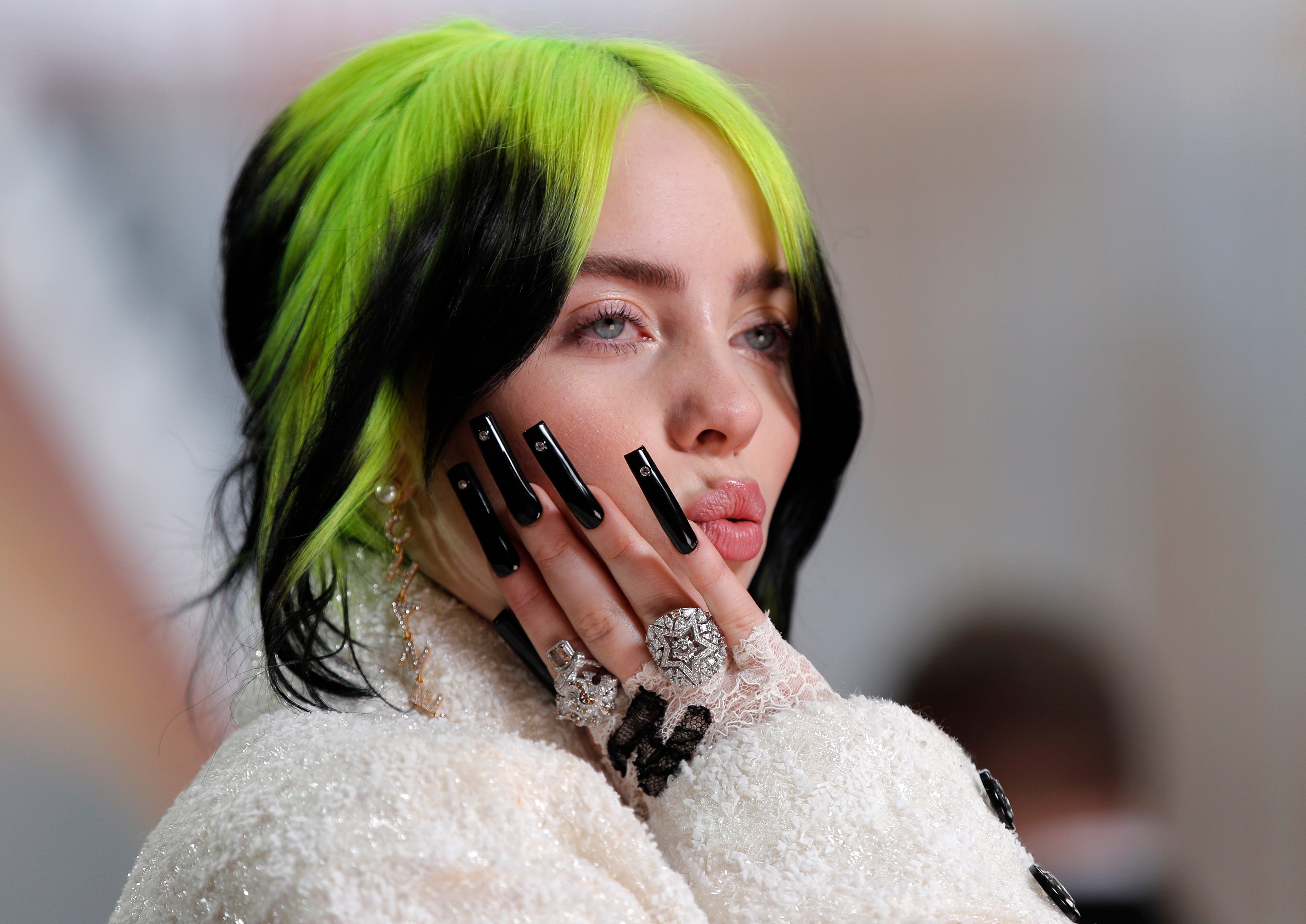 singer-billie-eilish-doxxed-by-crime-app-how-to-avoid-the-same-fate