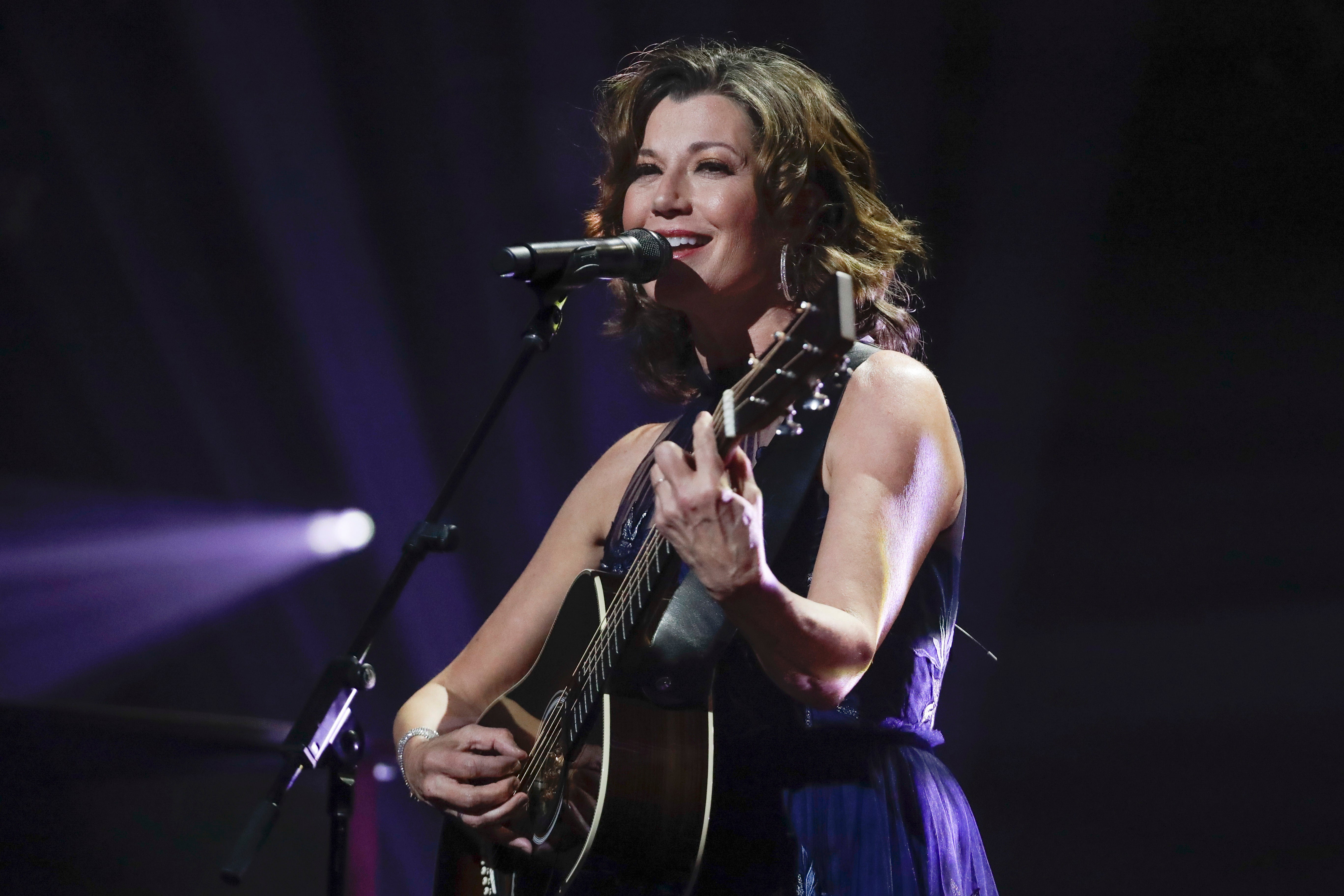Amy Grant undergoes surgery to fix heart condition she's had since birth, rep says - Fox News