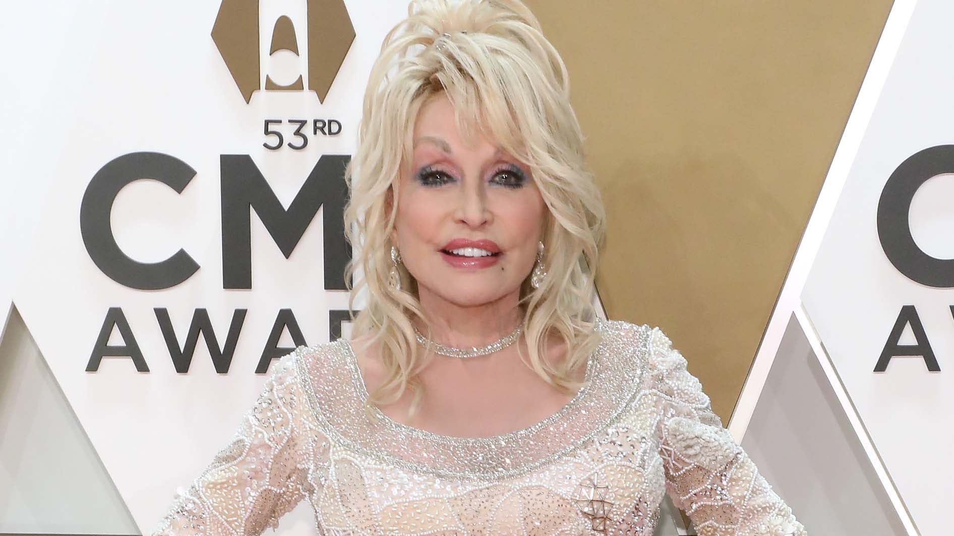Does Dolly Parton Wear Long Sleeves To Cover Snake Tattoos