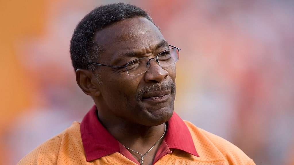 Tampa's GOAT Mountain of sports: Lee Roy Selmon, Derrick Brooks