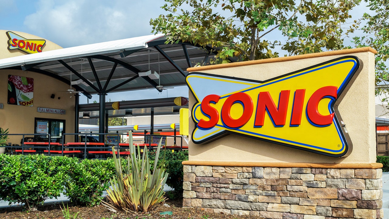 Sonic allows customers to tip carhops with updated app at 1,000 locations