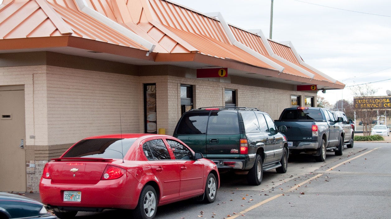 Drive-Throughs in America Are Thriving - The New York Times