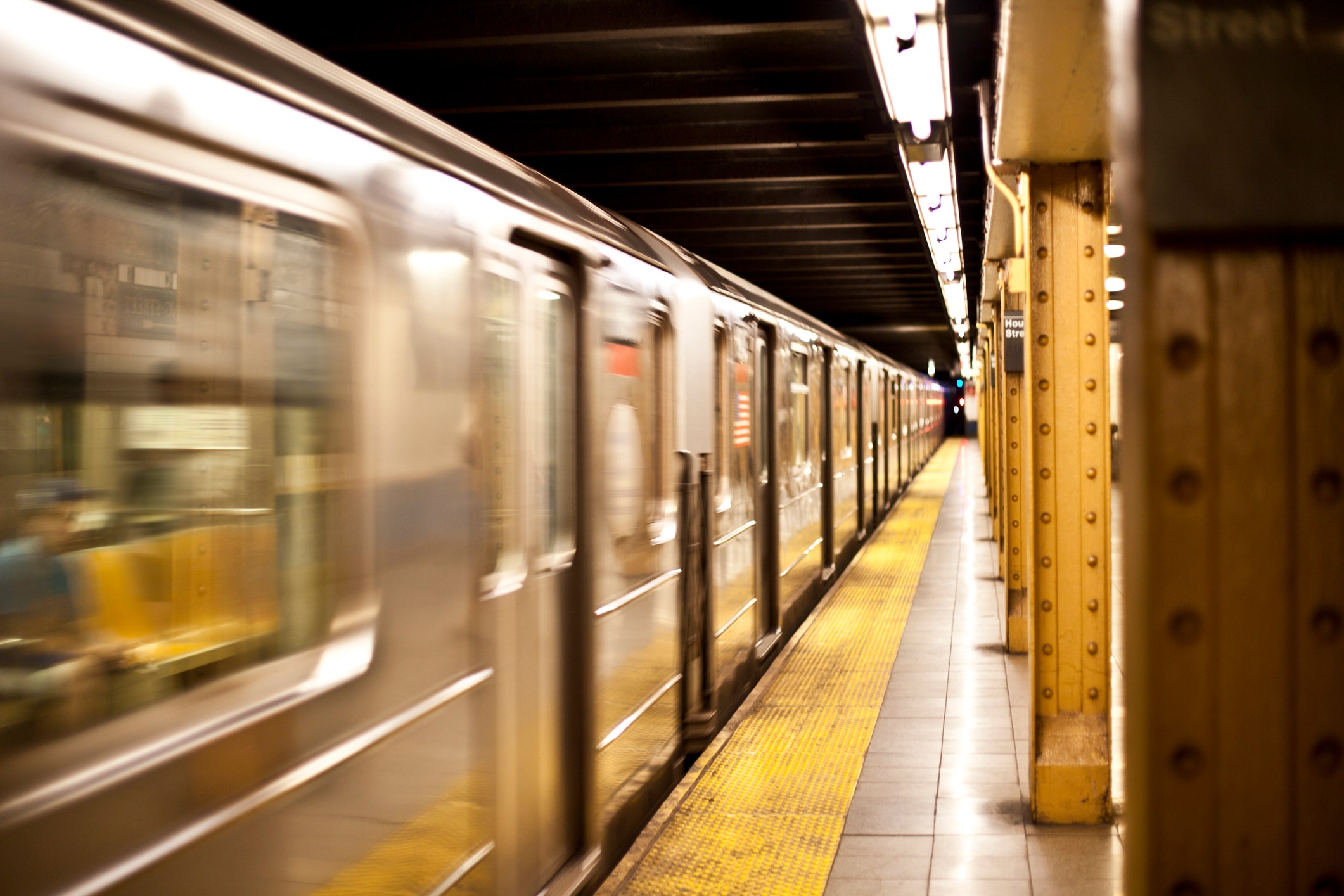 New York UPS workers slashed on subway after argument turns violent
