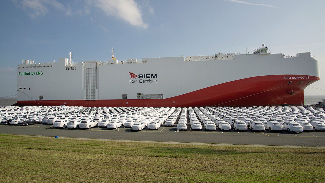 Volkswagen launches world's largest lowemissions LNG car transport