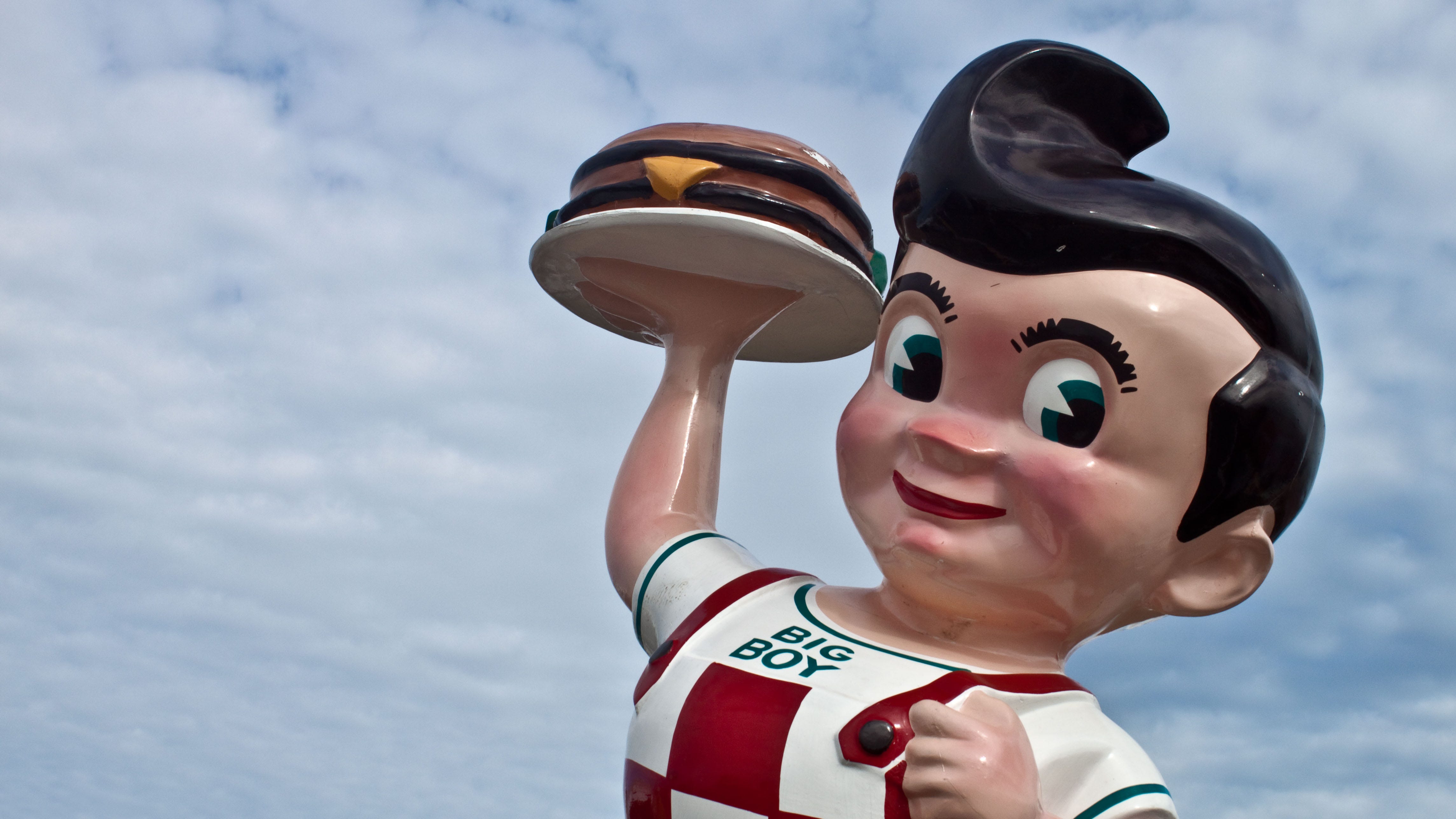 Big Boy restaurants replace iconic mascot with obscure character named  Dolly | Fox News