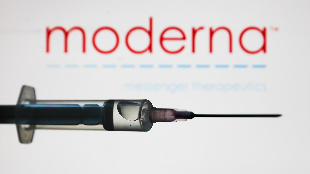Moderna's new COVID-19 vaccine variant booster shots tested in humans
