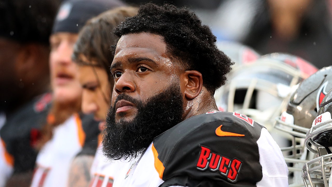 Buccaneers' Donovan Smith raises concerns about playing 2020 season: 'I'm  not a lab rat or a guinea pig to test theories on'