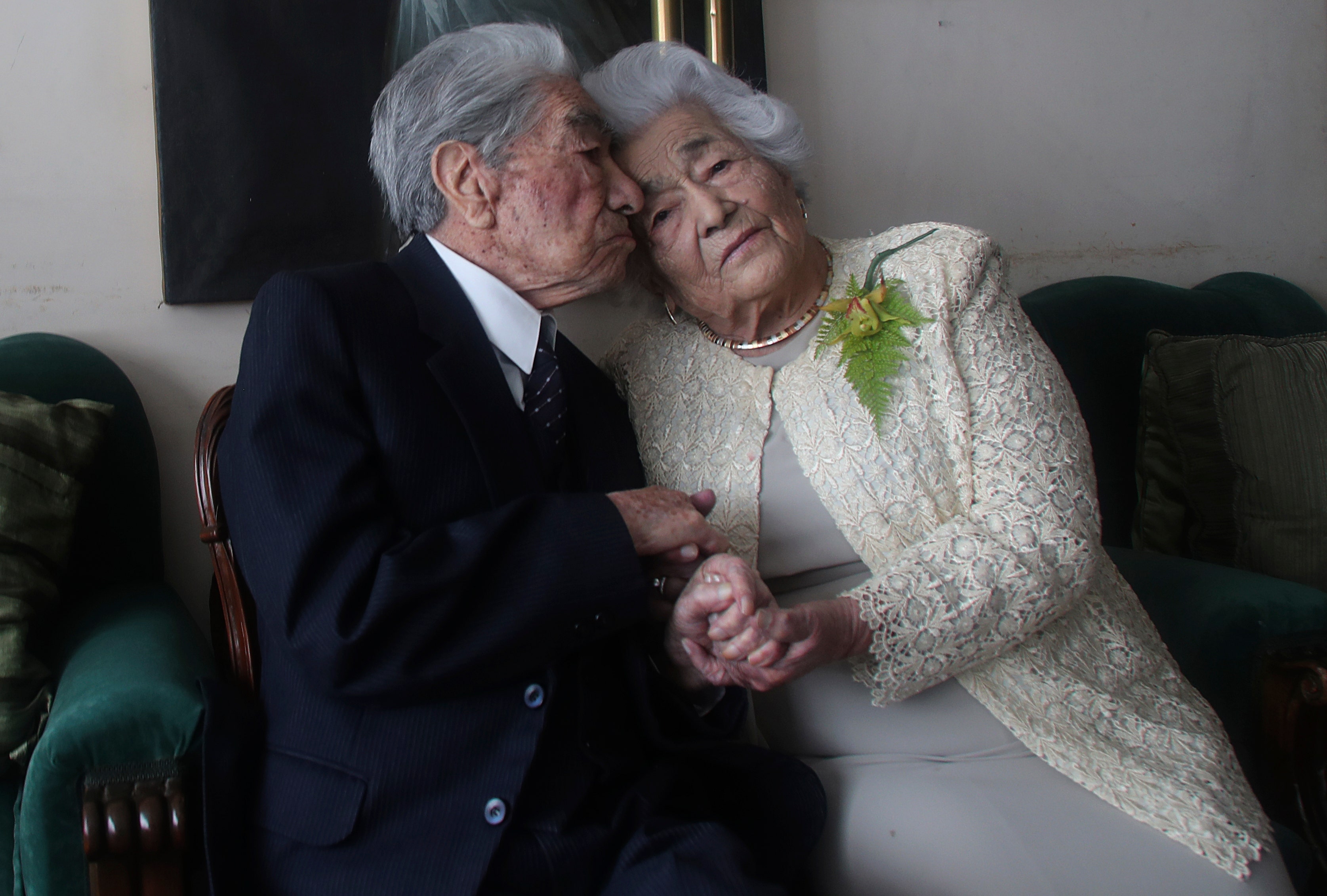 Бывшая жена старика. Самая пожилая пара в мире. Самая Старая пара в мире. Старая супружеская пара. Долгожители пара.
