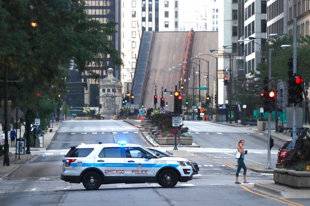 Chicago raises bridges, restricts downtown access to try and prevent