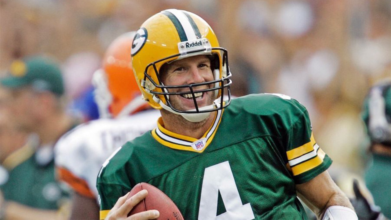 Brett Favre Green Bay Packers 4 by Iconic Sports Gallery