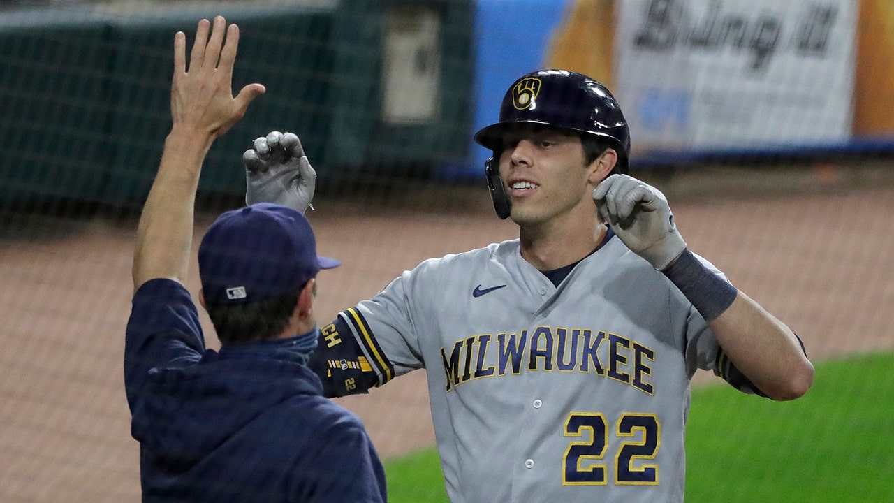 Brewers' Christian Yelich hits 'the luckiest home run in baseball history'  vs. White Sox