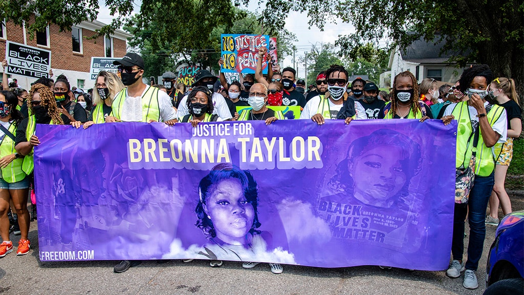 Breonna Taylor ‘armed’ protesters lead Louisville police to declare ‘illegal meeting’