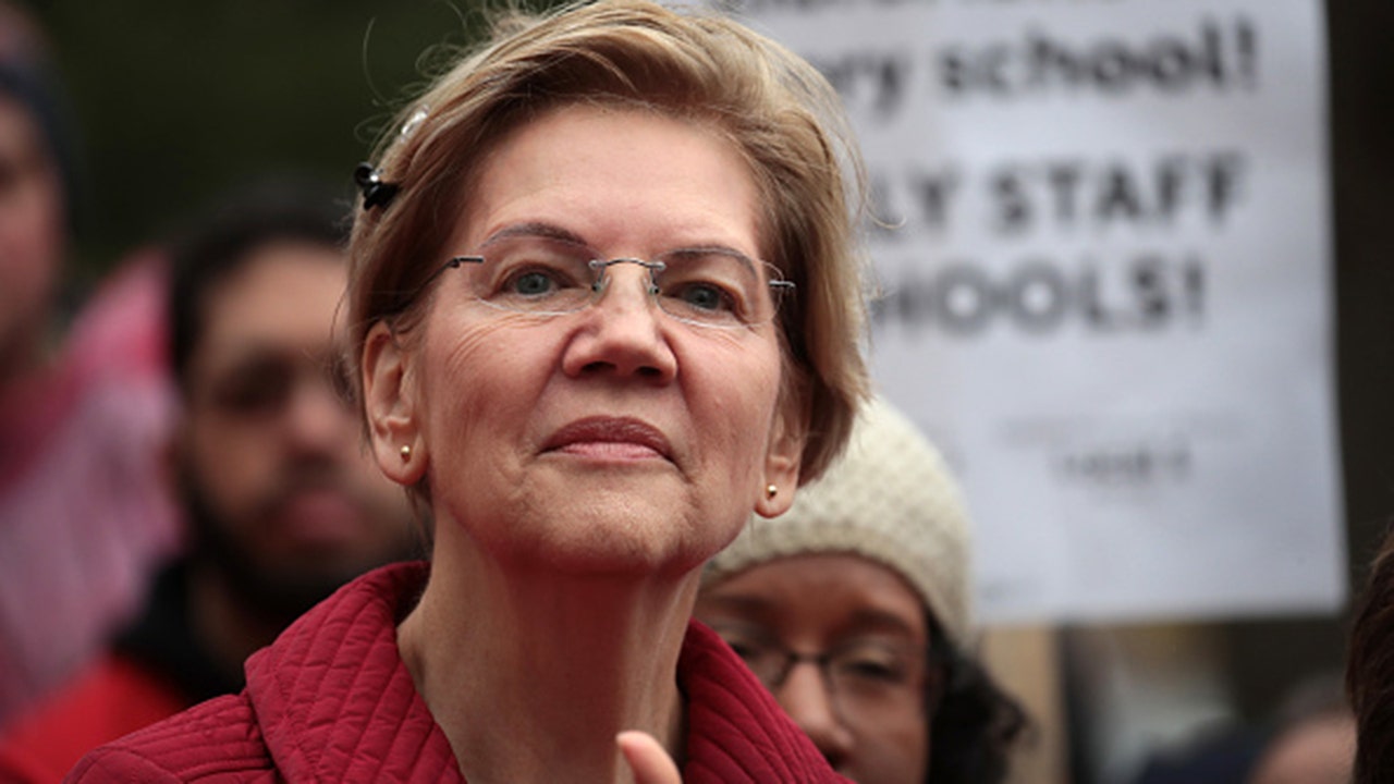 Elizabeth Warren gives mocking gesture while helping to block bill keeping males out of women's sports