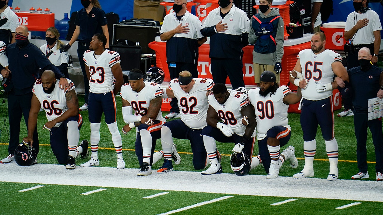 NFL Season Begins With Protests at Texans-Chiefs Game - WSJ