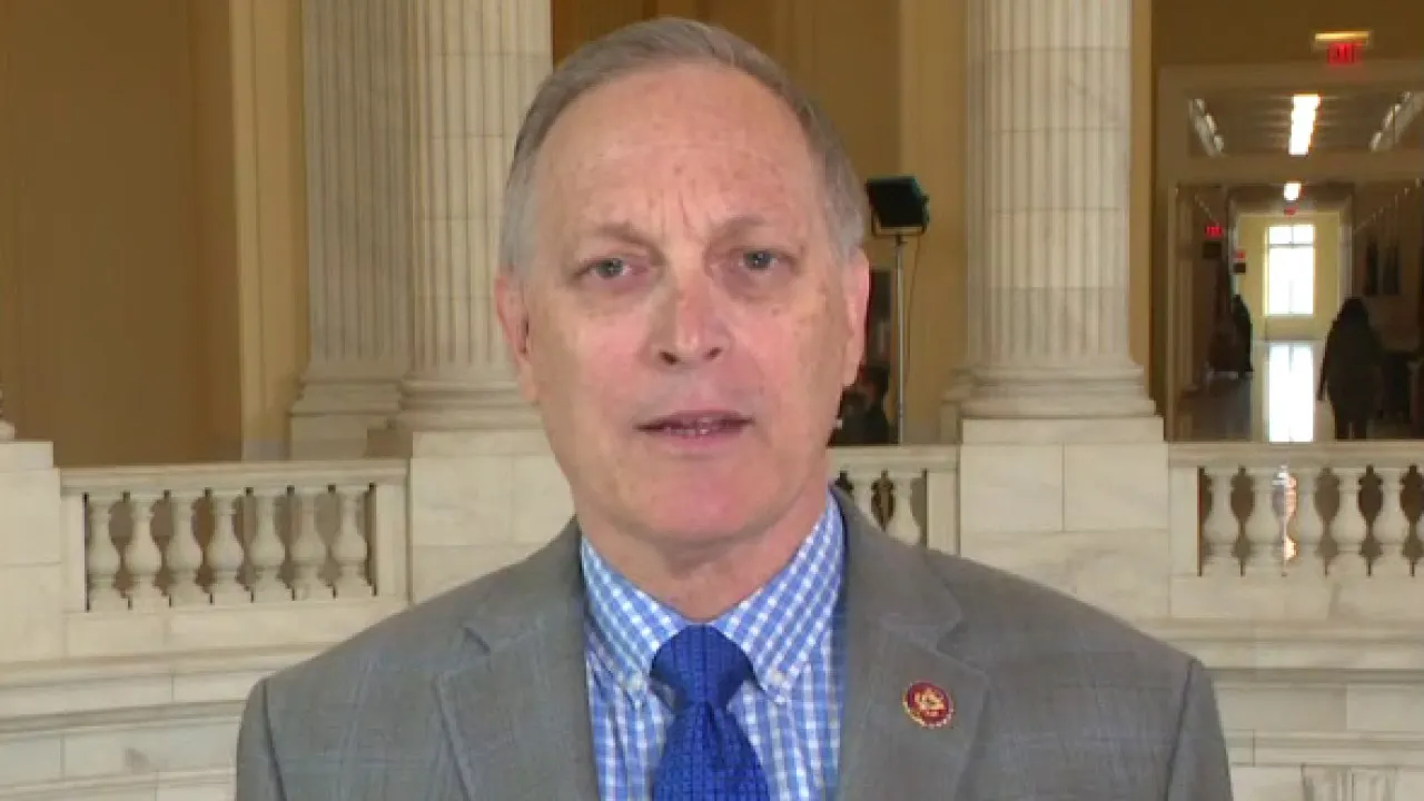 Rep. Andy Biggs provides video of illegal immigrants streaming across border, calls on Biden to act