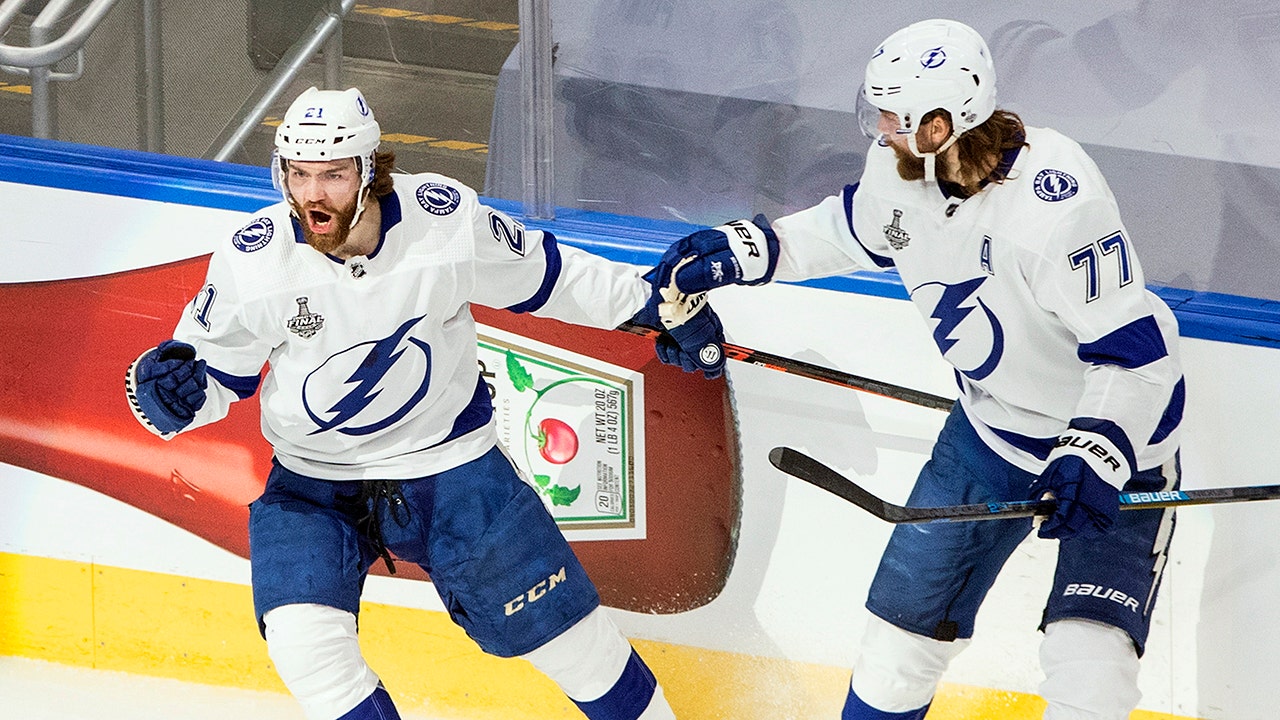 Lightning Defeat the Stars to Become Stanley Cup Champions; First