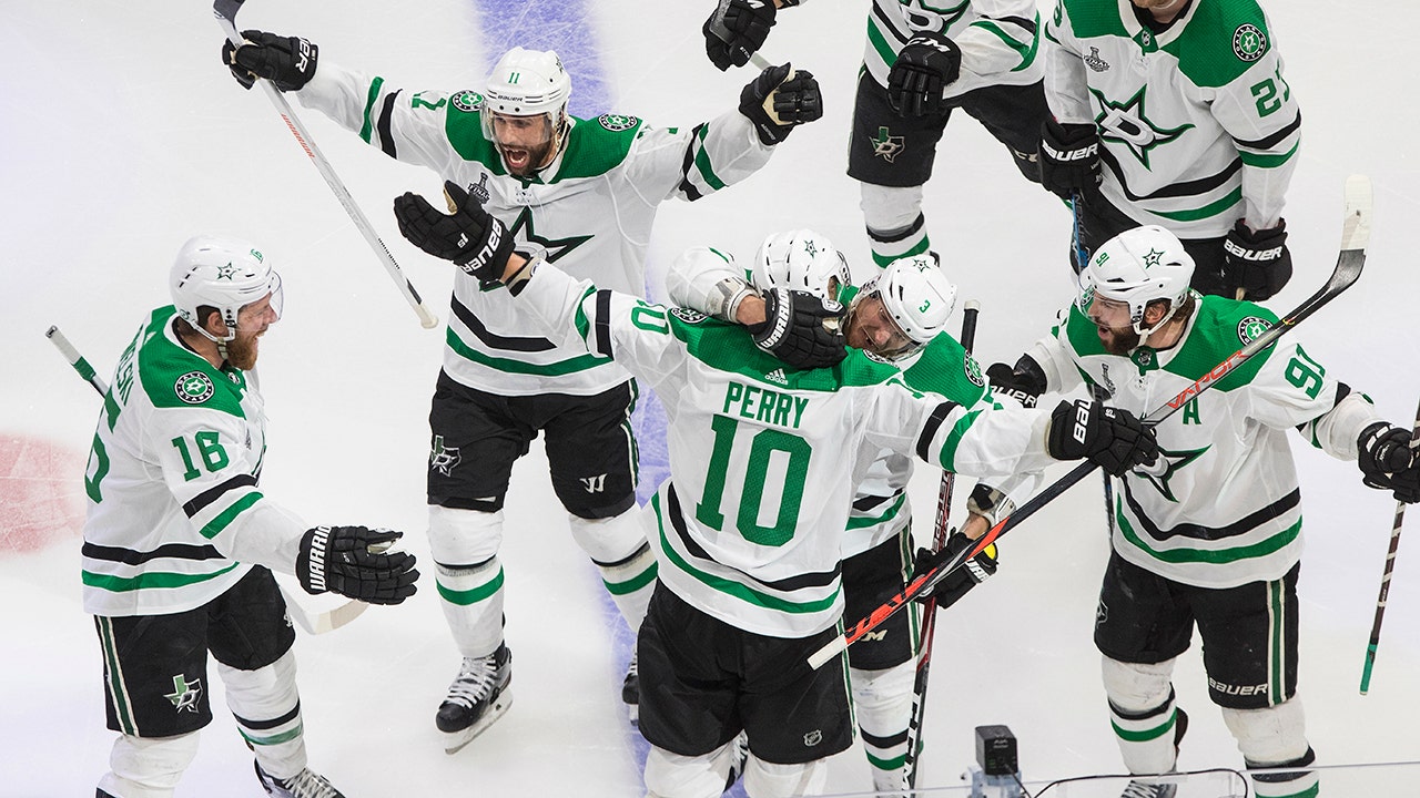 Stars keep Stanley Cup hopes alive with double OT win over Lightning