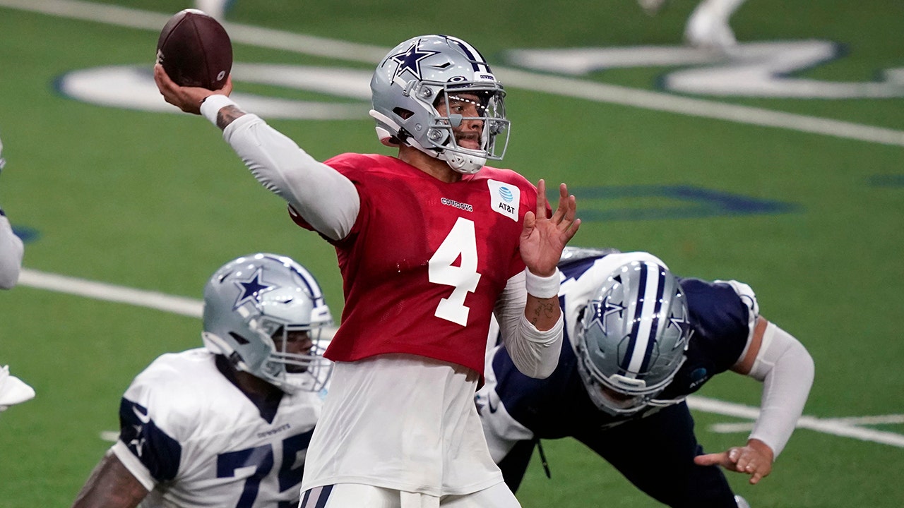 Cowboys-Cardinals FOX broadcast featured Dak Prescott praise