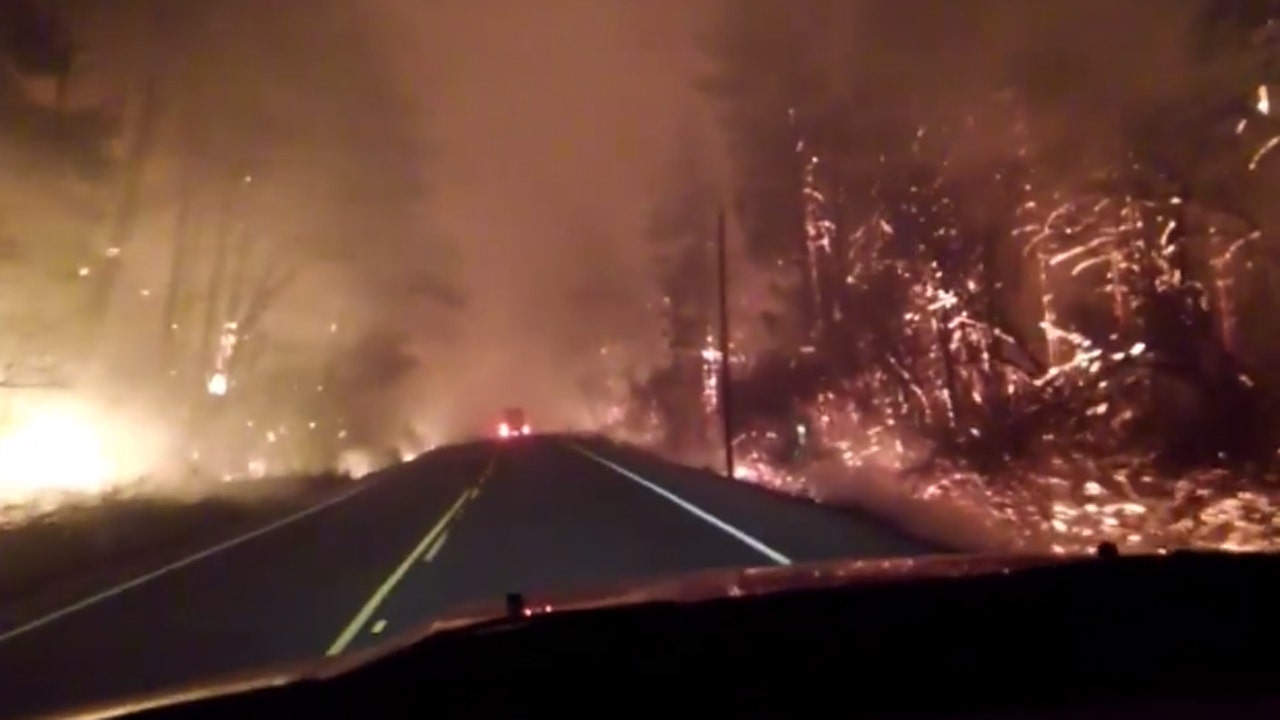 Oregon man flees wildfire down flaming highway as 'unprecedented